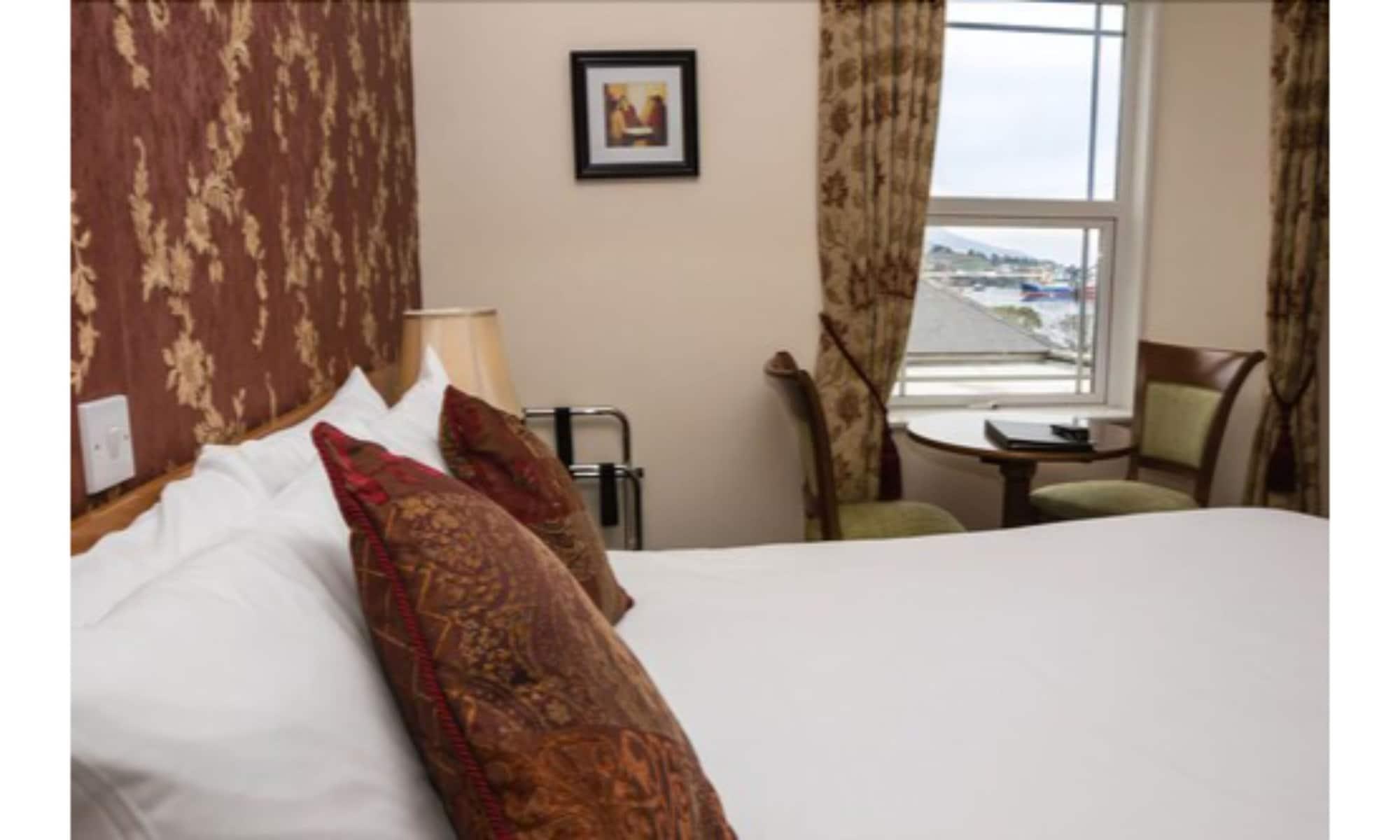 The Beara Coast Hotel Castletownbere Exterior foto