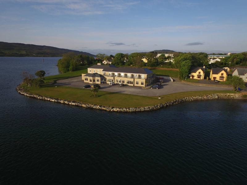 The Beara Coast Hotel Castletownbere Exterior foto